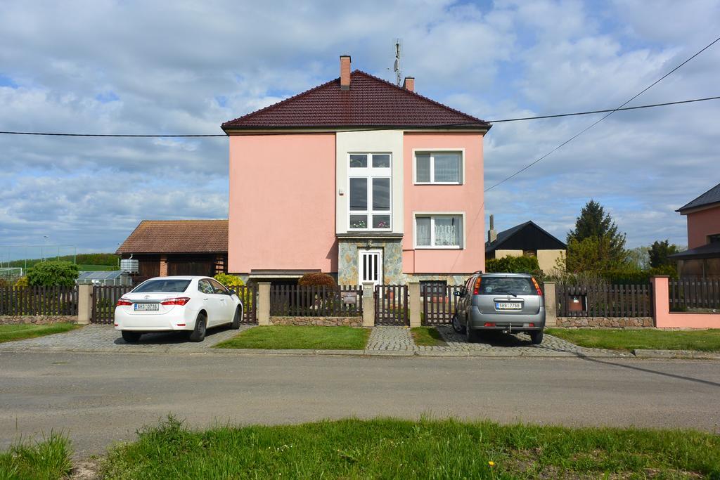 Rodinne Ubytovani - Family Accommodation Kobylice المظهر الخارجي الصورة